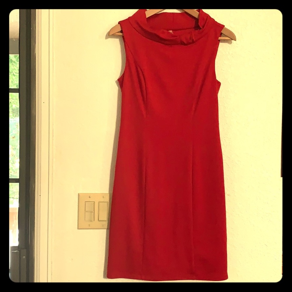 Muse size 4 red statement collar dress